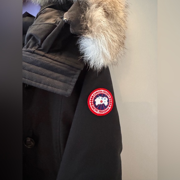 Canada Goose-- Rossclair Parka Heritage W/Coyote Trim Hood - Picture 2 of 15